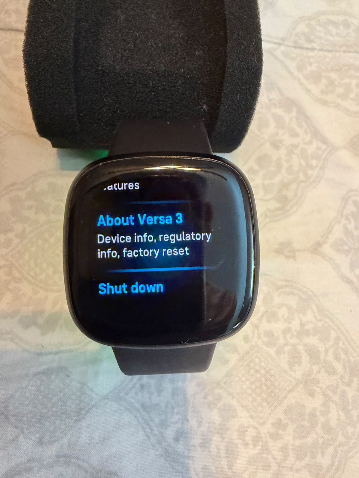 Fitbit Versa 3 Smartwatch - miniatura